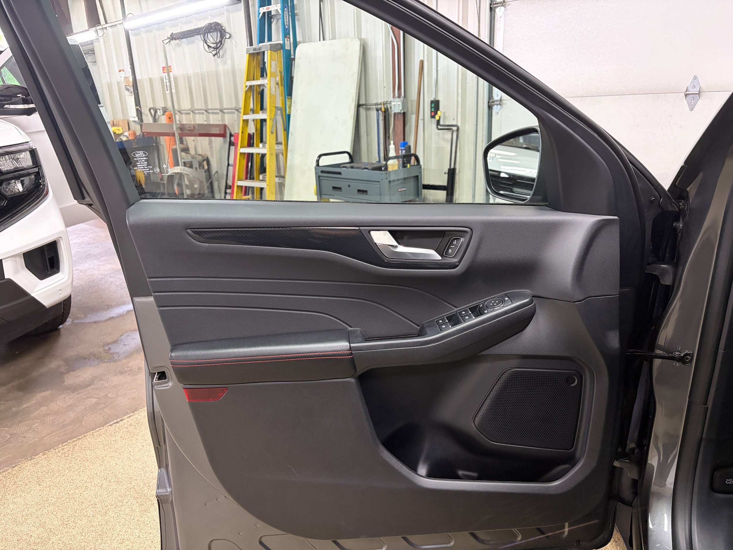 Certified 2025 Ford Escape ST-Line Select AWD/4WD image 13