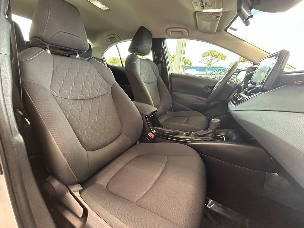 Used 2022 Toyota Corolla LE FWD image 25