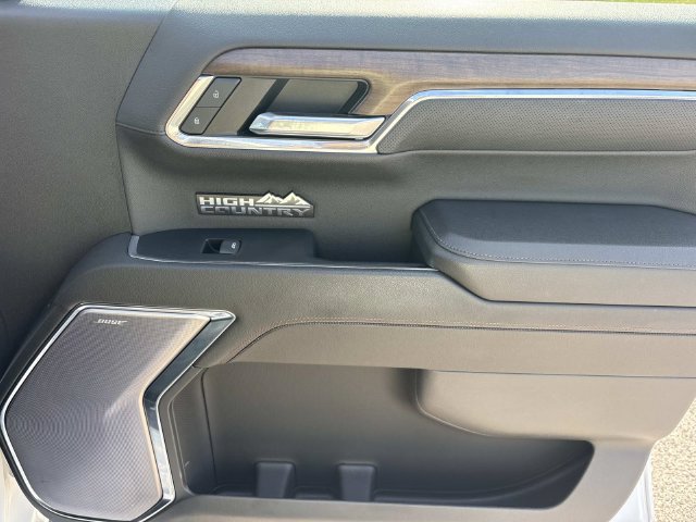 Used 2023 Chevrolet Silverado 1500 High Country w/ Technology Package AWD/4WD image 35