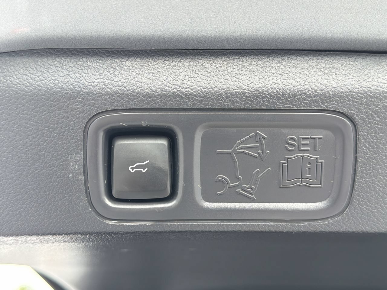 Certified 2023 Ford Expedition Limited AWD/4WD image 9