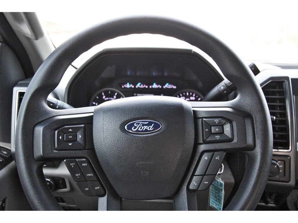Certified 2022 Ford F250 XLT w/ XLT Premium Package AWD/4WD image 15