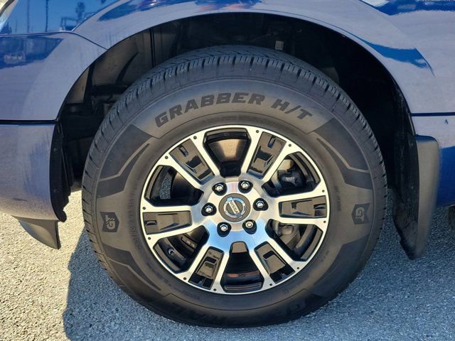 Used 2021 Nissan Titan SV w/ SV Convenience Package image 8