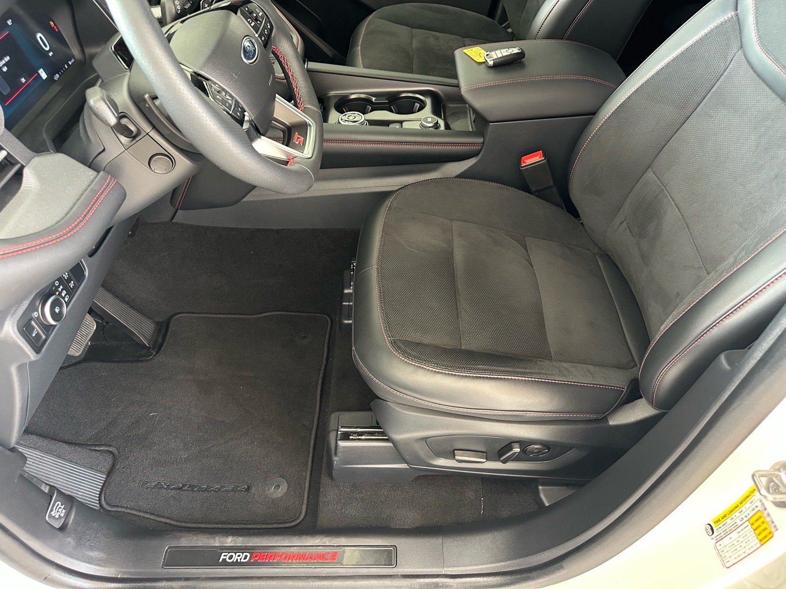 Certified 2025 Ford Explorer ST RWD image 16