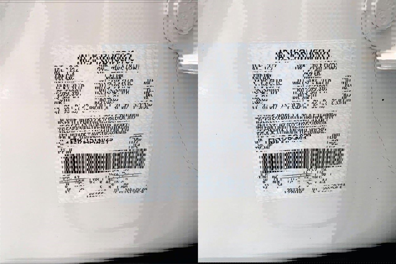 Certified 2023 Ford Explorer XLT w/ Equipment Group 202A image 33