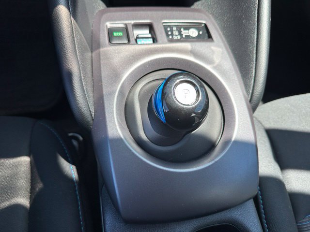 Used 2025 Nissan Leaf S FWD image 19