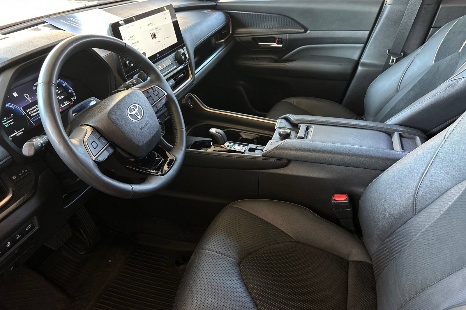 Used 2025 Toyota Grand Highlander AWD Hybrid image 9