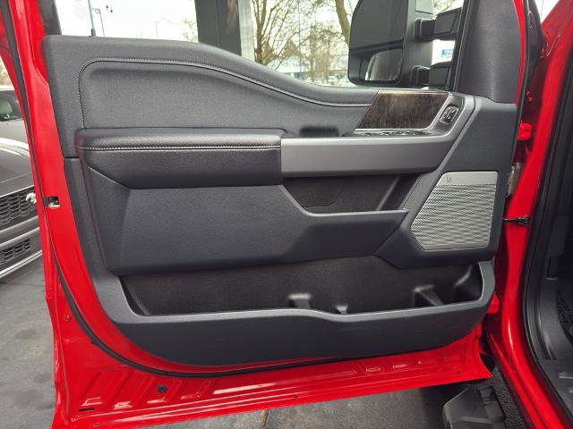 Certified 2025 Ford F350 Lariat w/ Black Appearance Package image 14