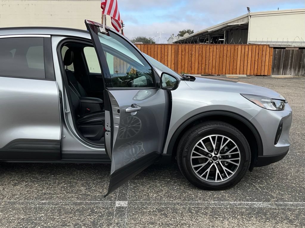 Certified 2024 Ford Escape SE FWD image 34