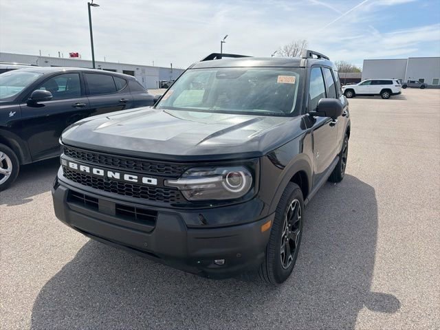 Certified 2025 Ford Bronco Sport Outer Banks w/ Outer Banks Tech Package+ AWD/4WD image 3