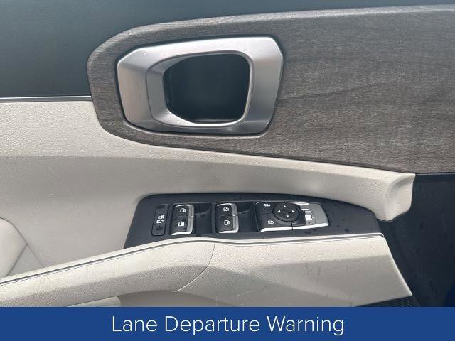 Used 2022 Kia Sorento EX w/ Panoramic Sunroof Package image 11