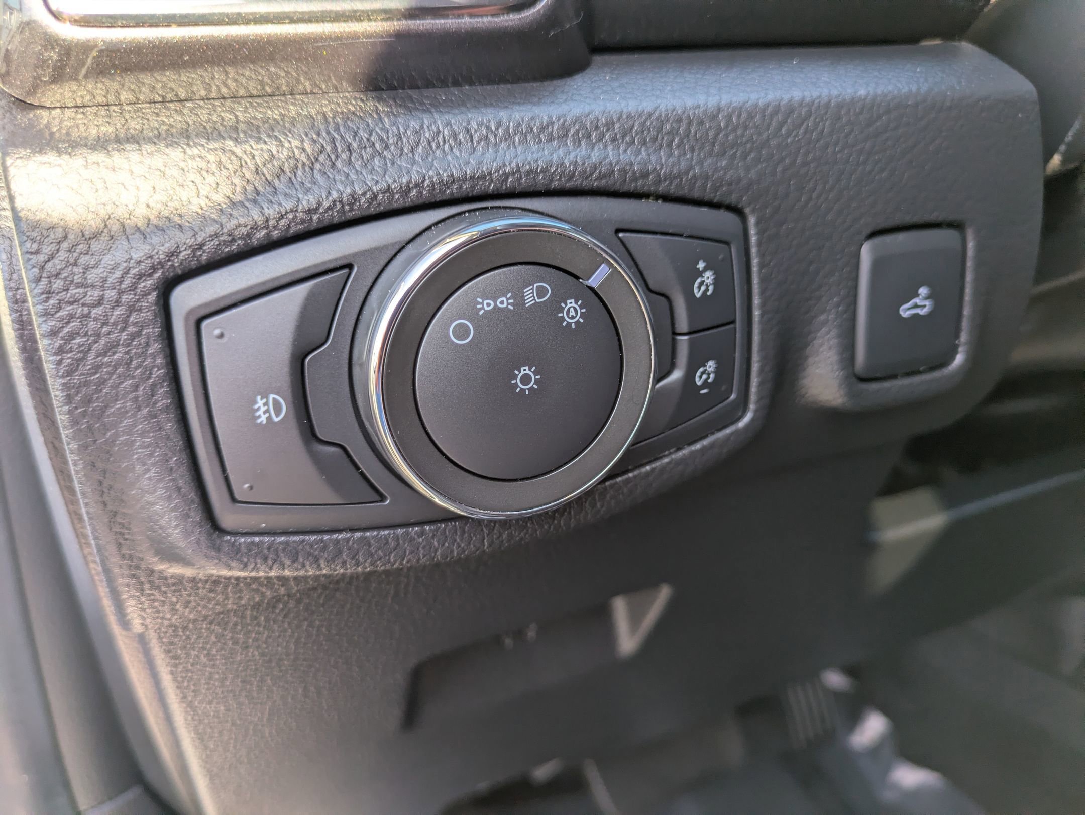 Certified 2022 Ford Ranger Lariat w/ Equipment Group 501A High image 12