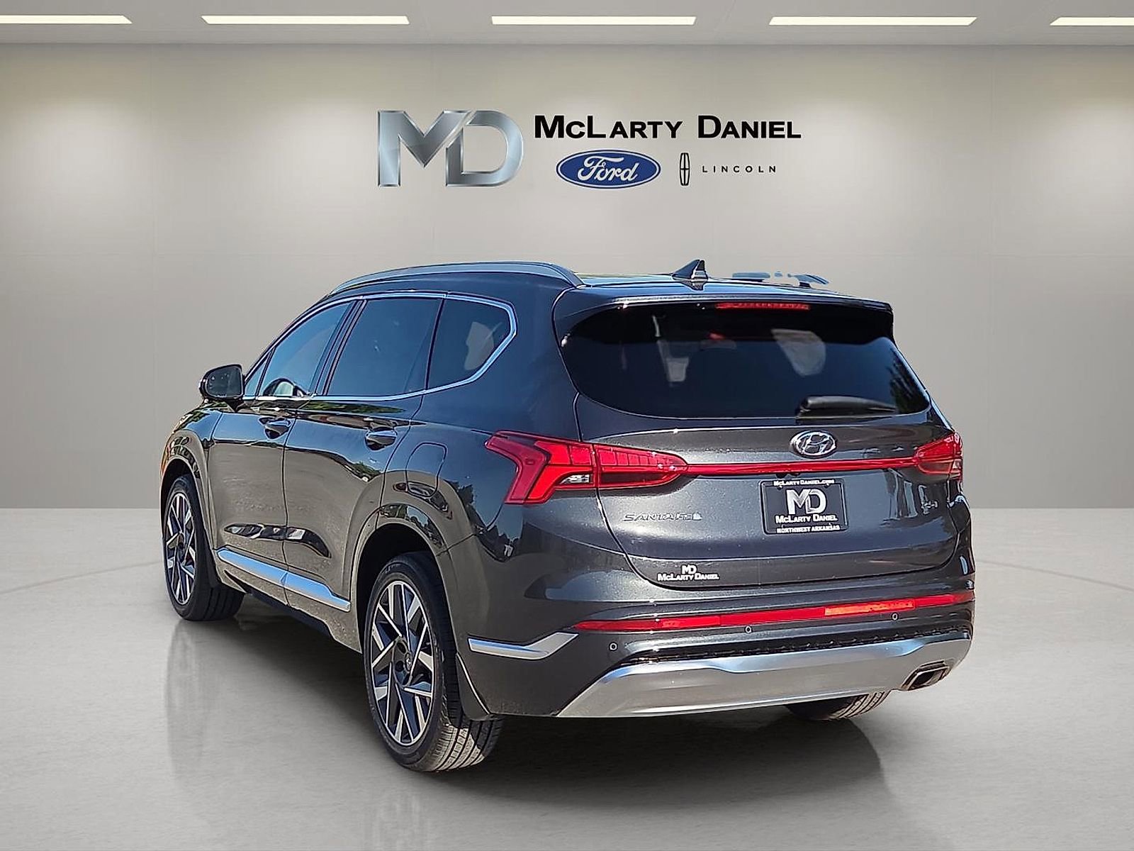 Used 2023 Hyundai Santa Fe Calligraphy w/ Cargo Package FWD image 4