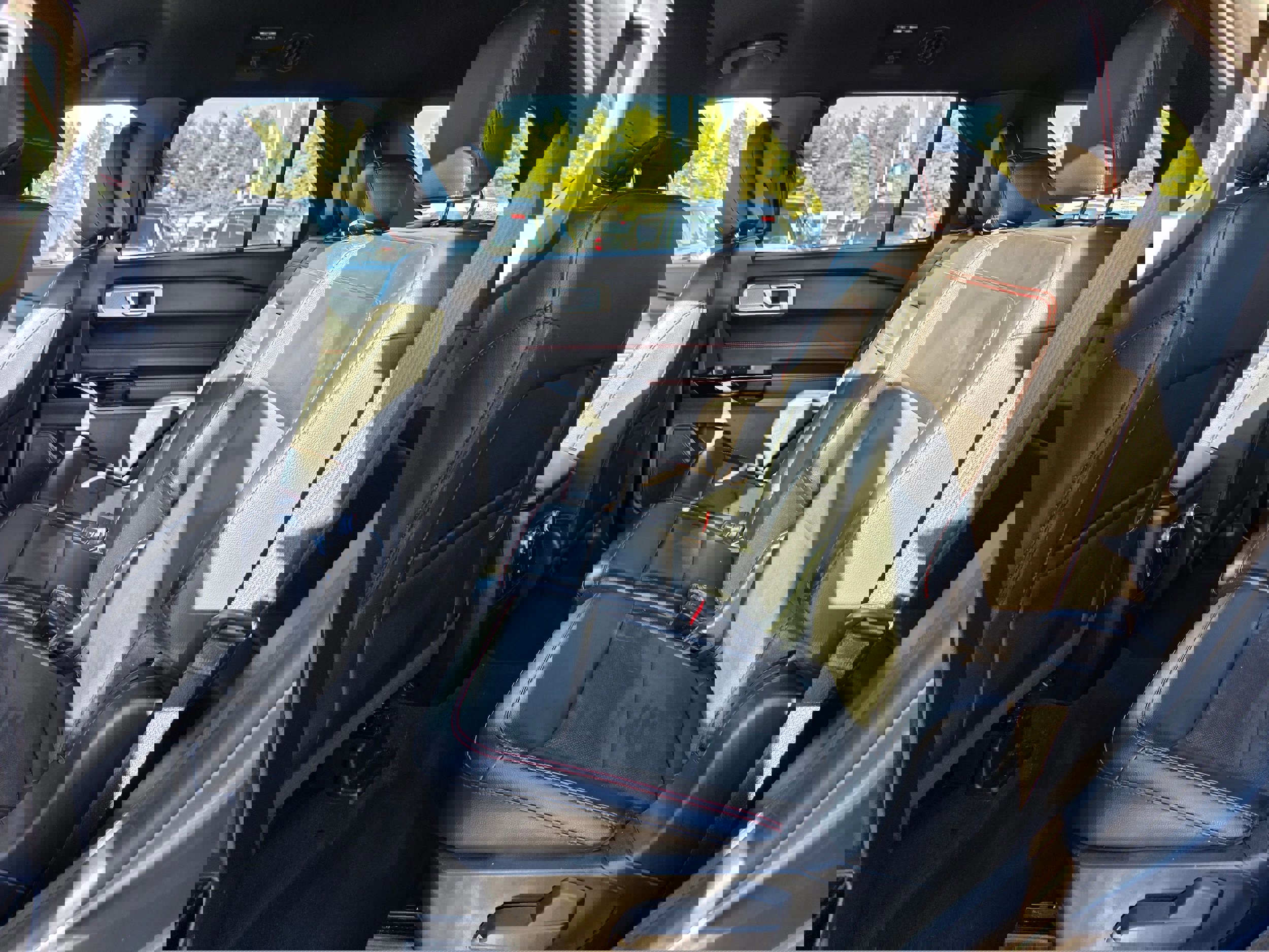 Certified 2022 Ford Explorer ST-Line image 9