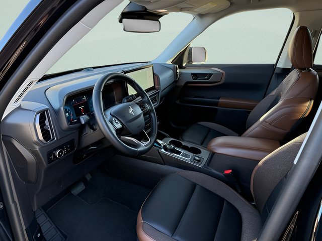 Certified 2025 Ford Bronco Sport Outer Banks w/ Outer Banks Tech Package+ AWD/4WD image 4