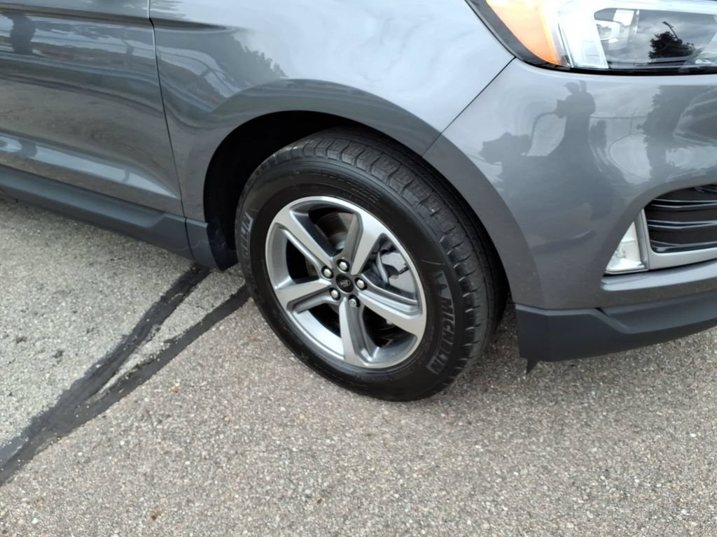 Certified 2024 Ford Edge SEL w/ Convenience Package AWD/4WD image 5