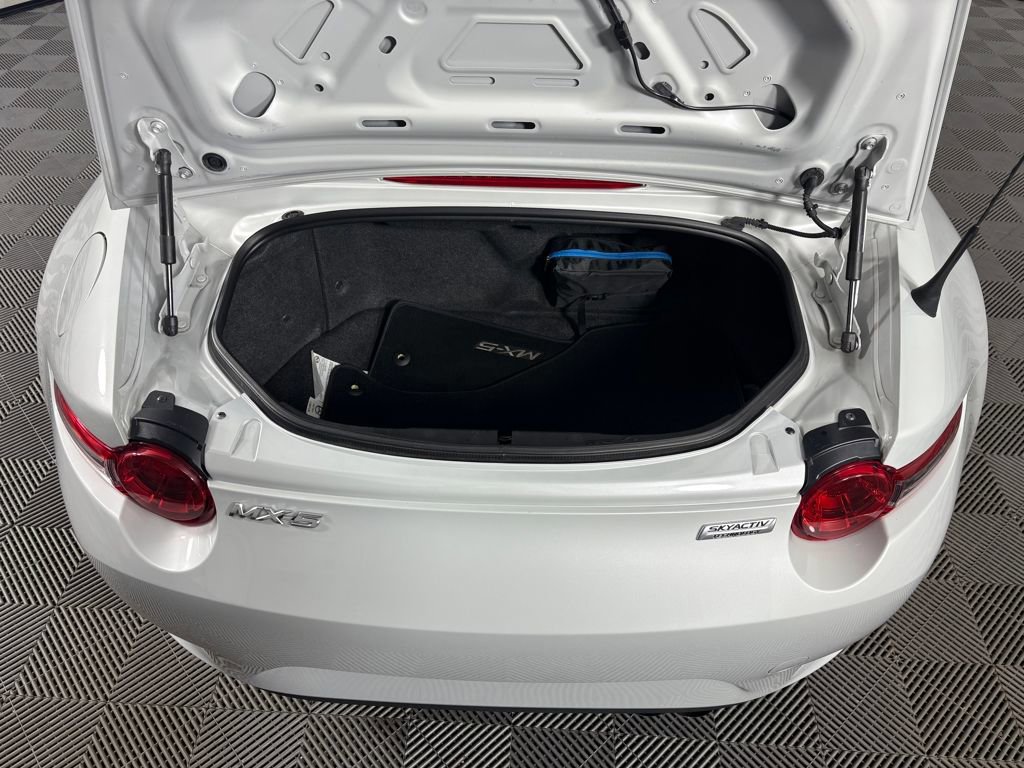 Used 2018 MAZDA MX-5 Miata Club image 34