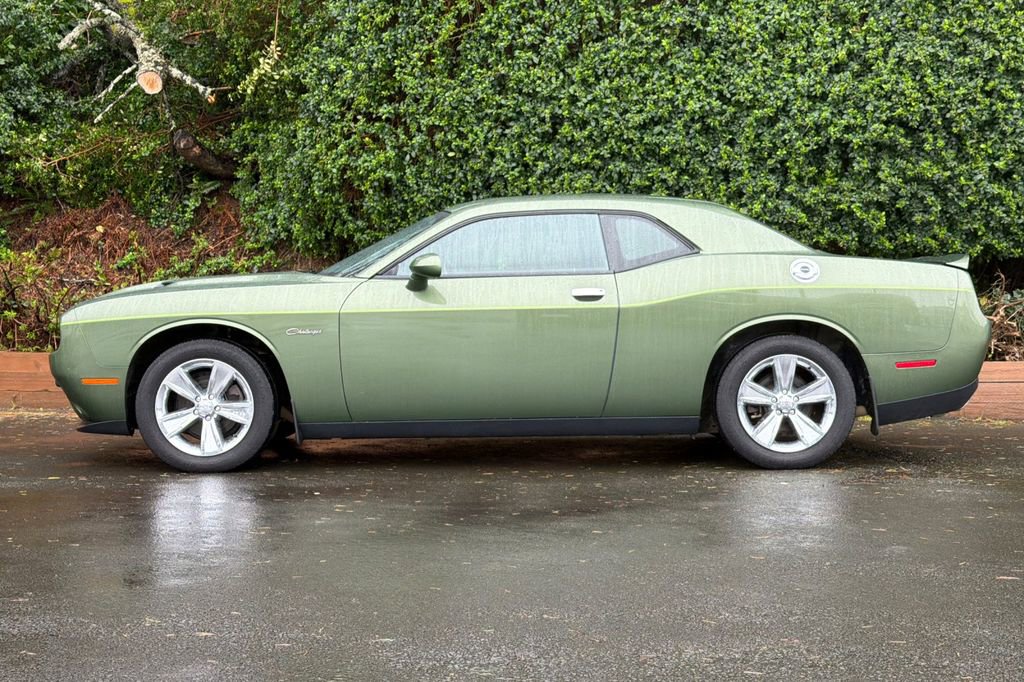 Used 2019 Dodge Challenger SXT image 7