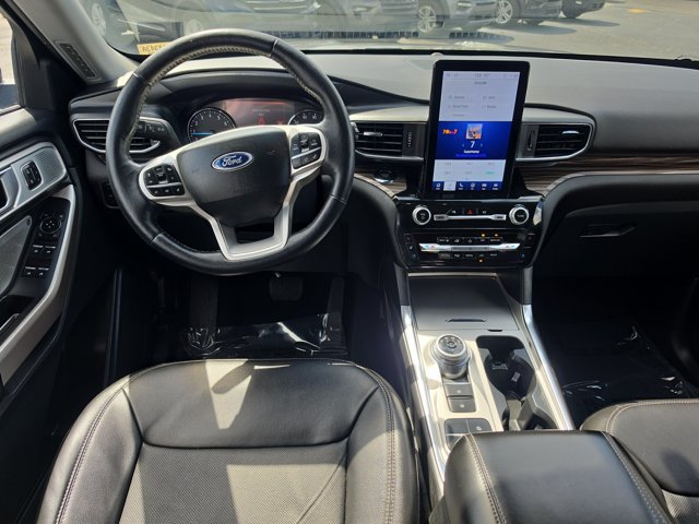 Certified 2023 Ford Explorer Limited w/ Limited Technology Package RWD image 16