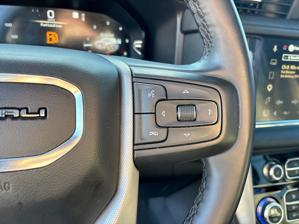 Used 2023 GMC Yukon XL Denali AWD/4WD image 30
