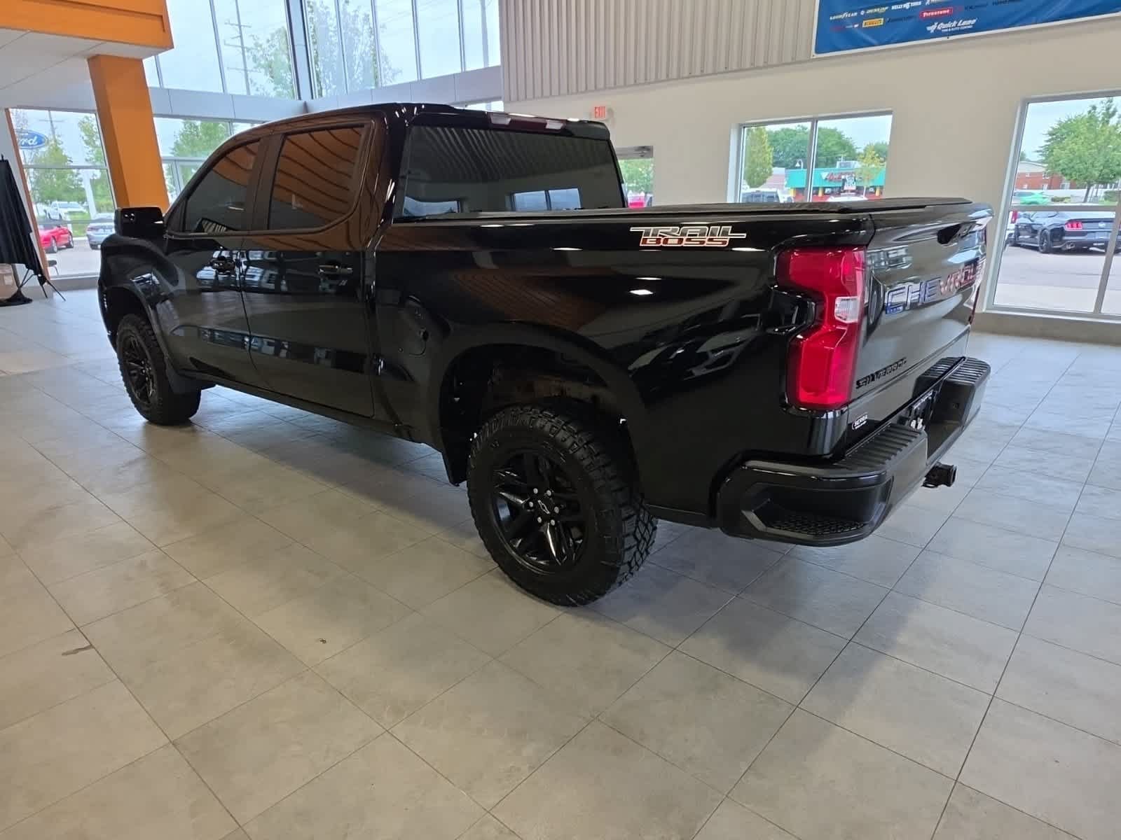 Used 2022 Chevrolet Silverado 1500 LT Trail Boss AWD/4WD image 12