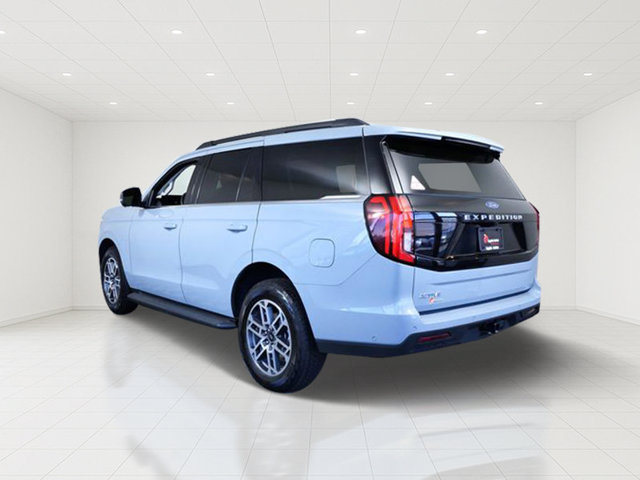 Certified 2025 Ford Expedition Active AWD/4WD image 4
