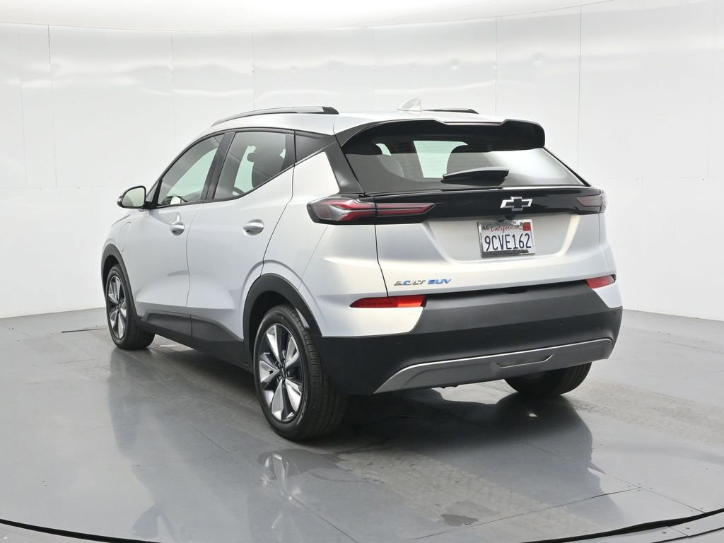 Used 2022 Chevrolet Bolt EUV LT w/ Convenience Package image 18