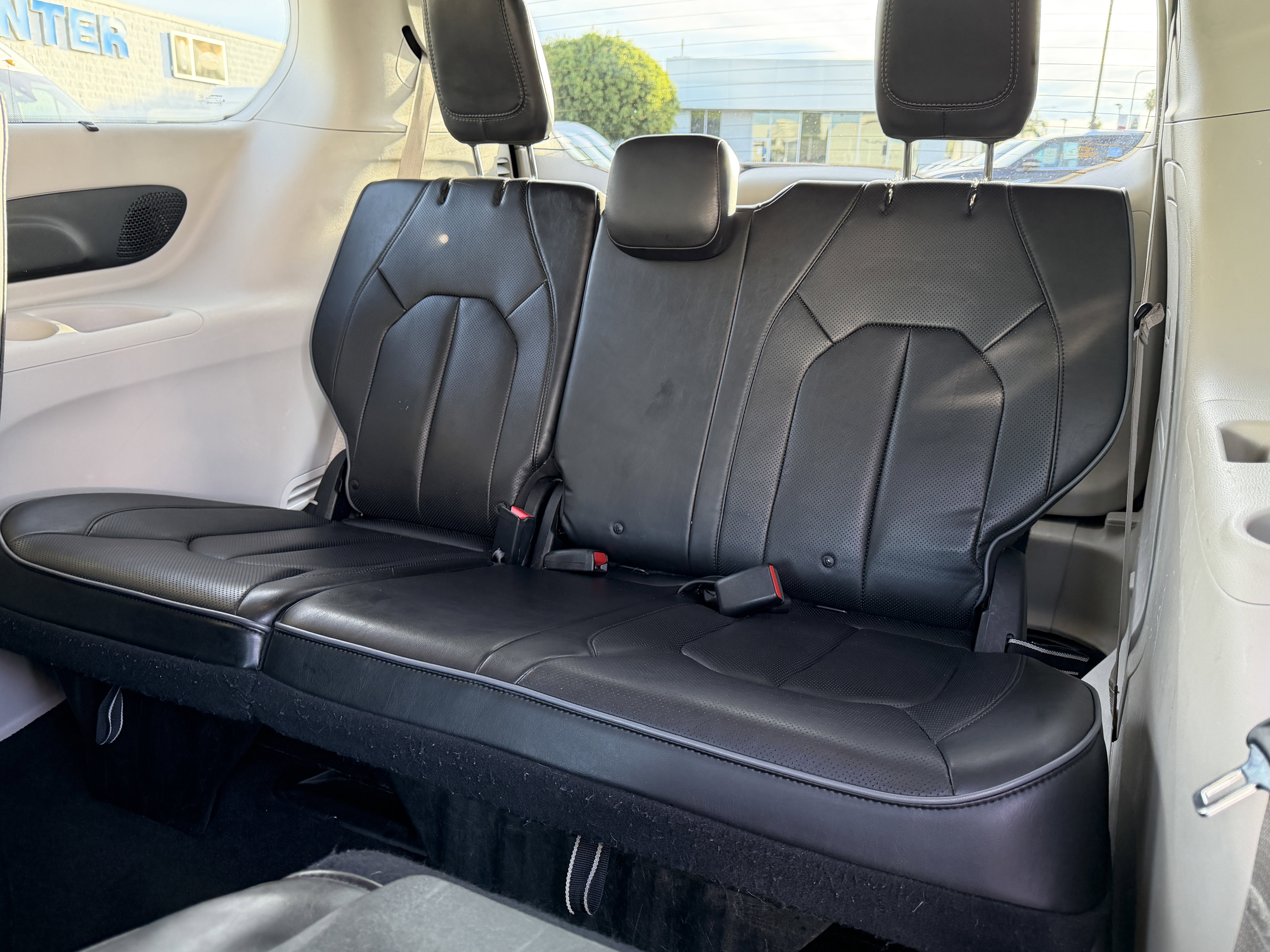 Used 2018 Chrysler Pacifica Limited w/ Advanced Safetytec Group image 21