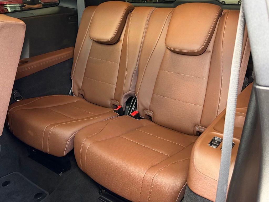 Used 2025 Mercedes-Benz GLS 450 4MATIC image 35