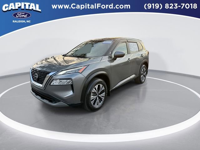 Used 2023 Nissan Rogue SV image 2