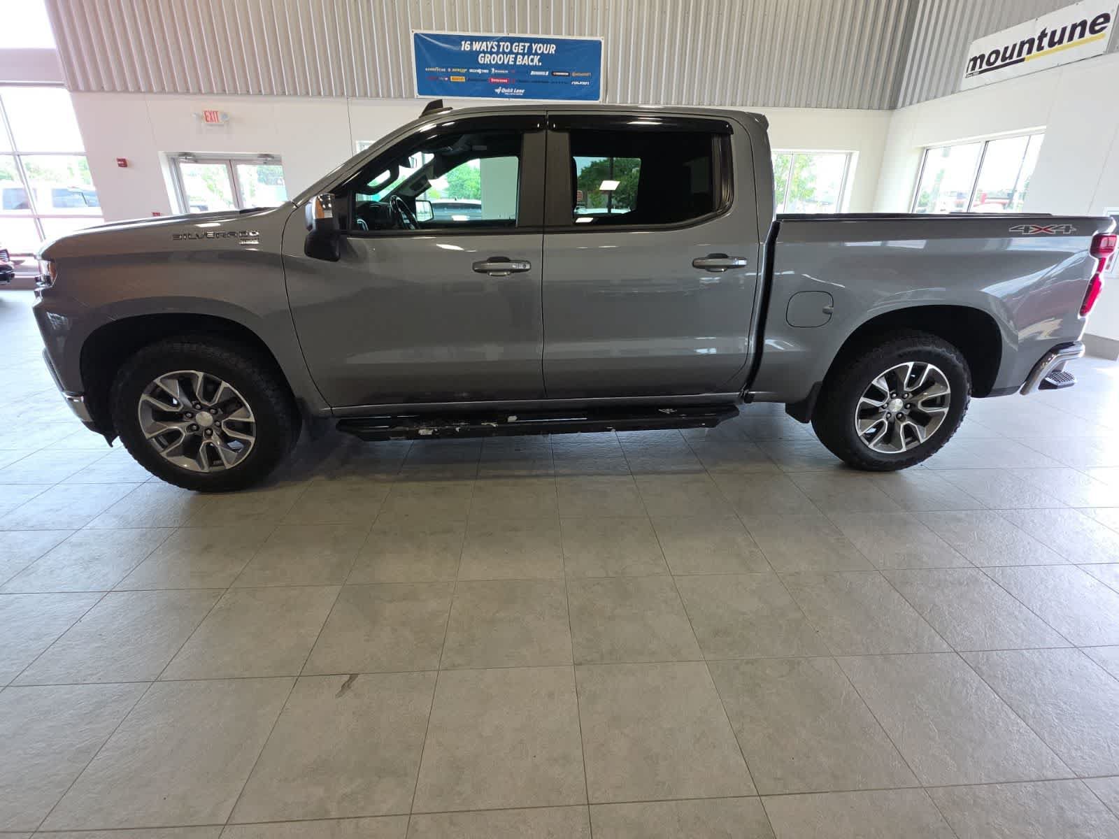 Used 2020 Chevrolet Silverado 1500 LT w/ All-Star Edition AWD/4WD image 10