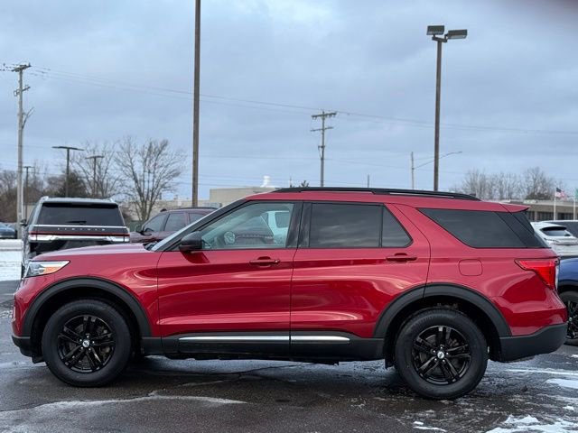 Certified 2023 Ford Explorer XLT image 4
