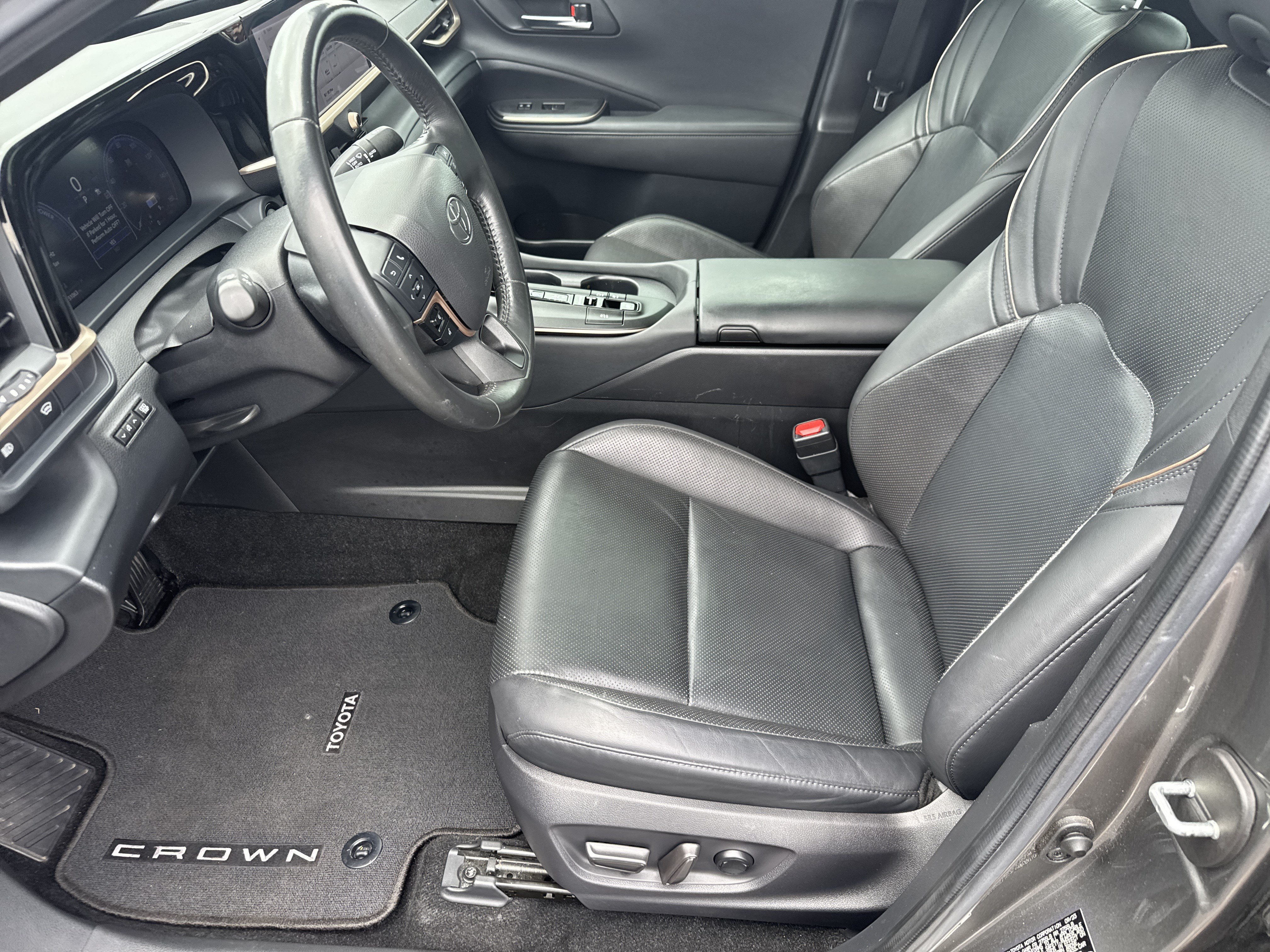 Used 2023 Toyota Crown AWD/4WD image 10