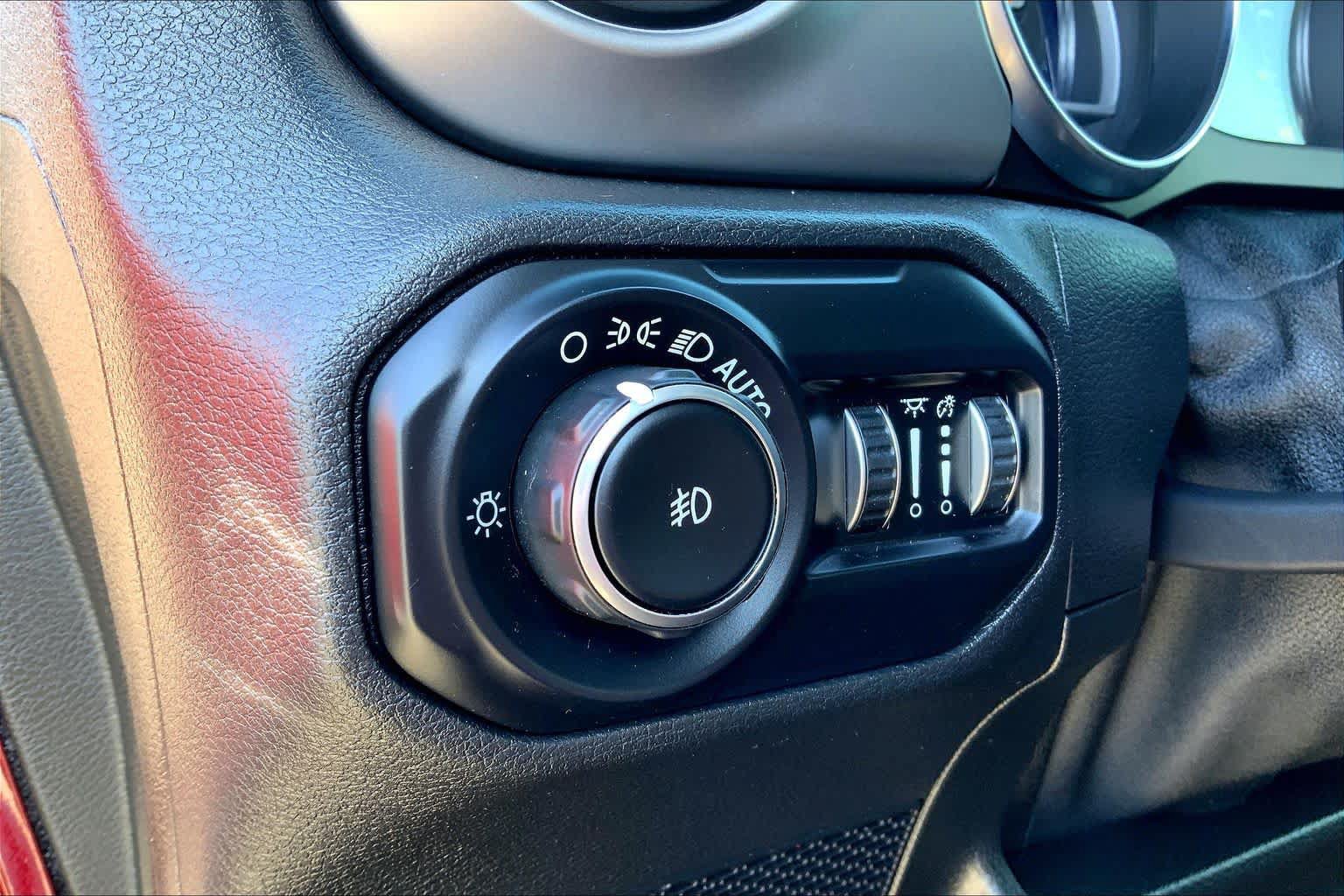 Used 2021 Jeep Wrangler Unlimited Sport AWD/4WD image 34