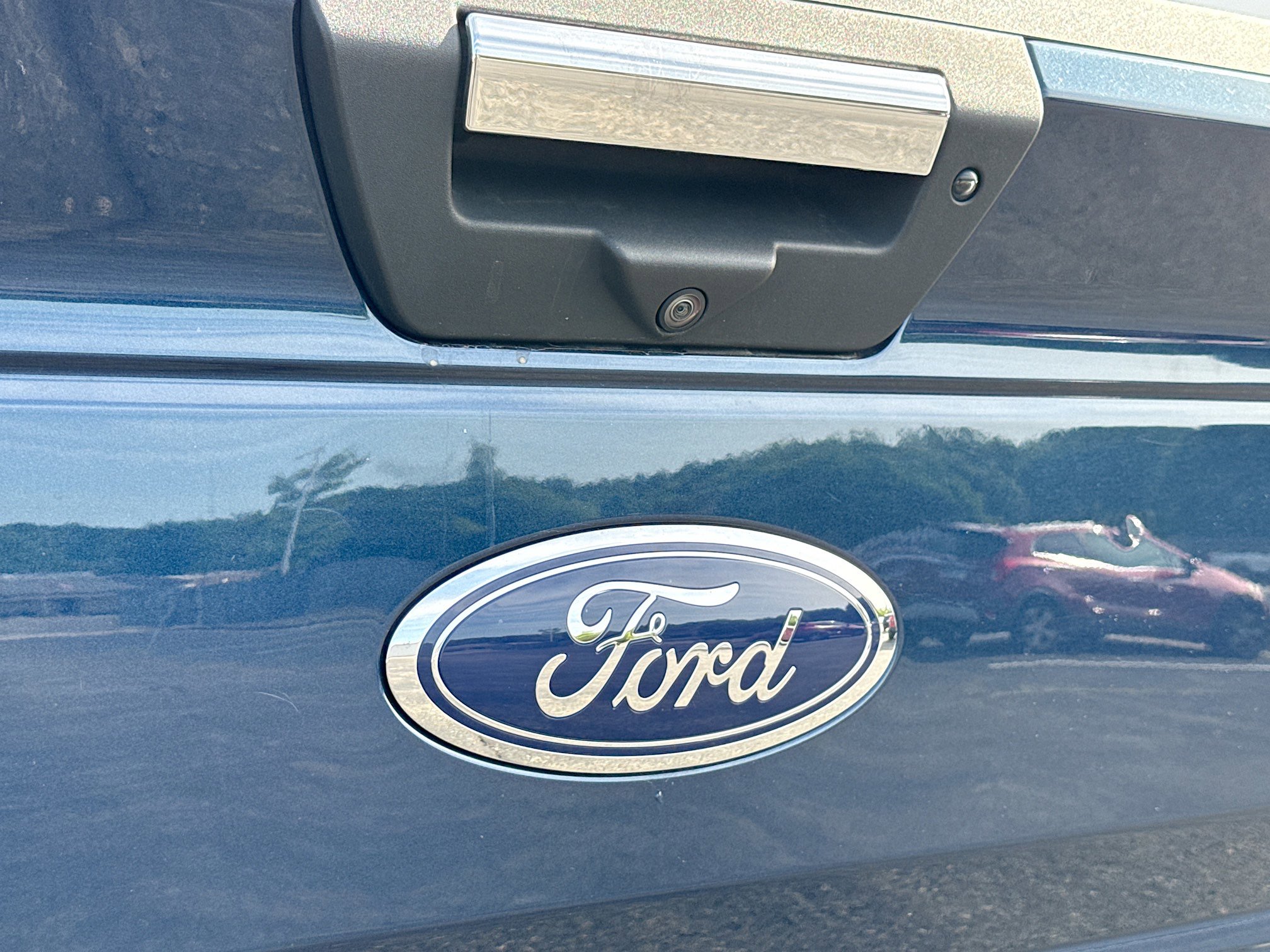 Certified 2019 Ford F150 XLT w/ Equipment Group 302A Luxury AWD/4WD image 14