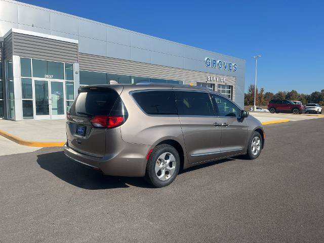 Used 2017 Chrysler Pacifica Touring-L Plus FWD image 5