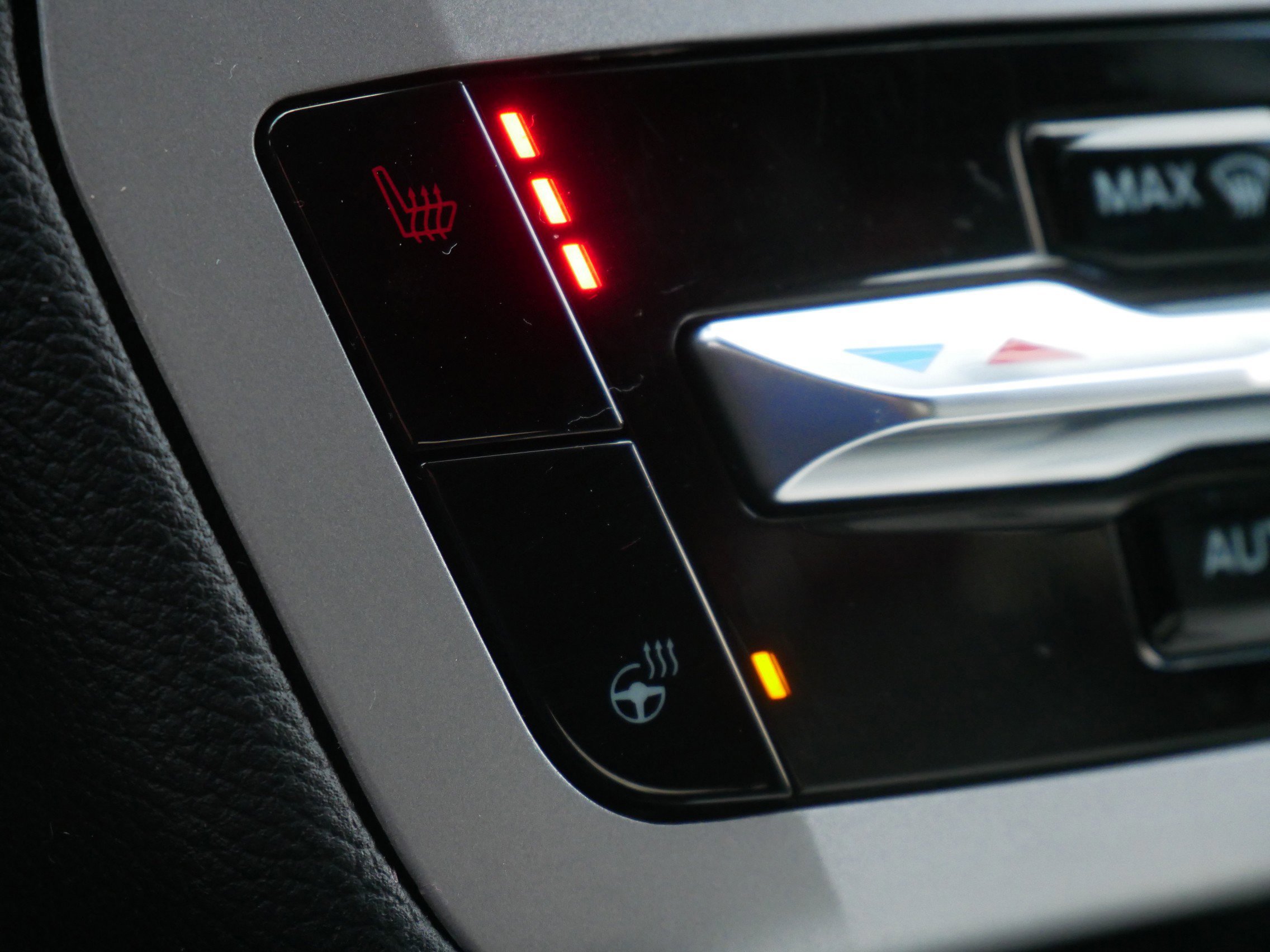 Certified 2023 Ford Explorer XLT w/ Equipment Group 202A image 28