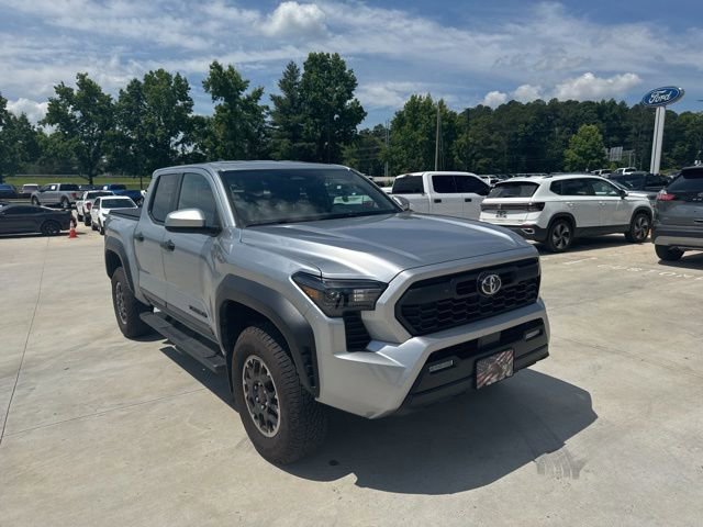 Used 2024 Toyota Tacoma TRD Off-Road AWD/4WD image 15