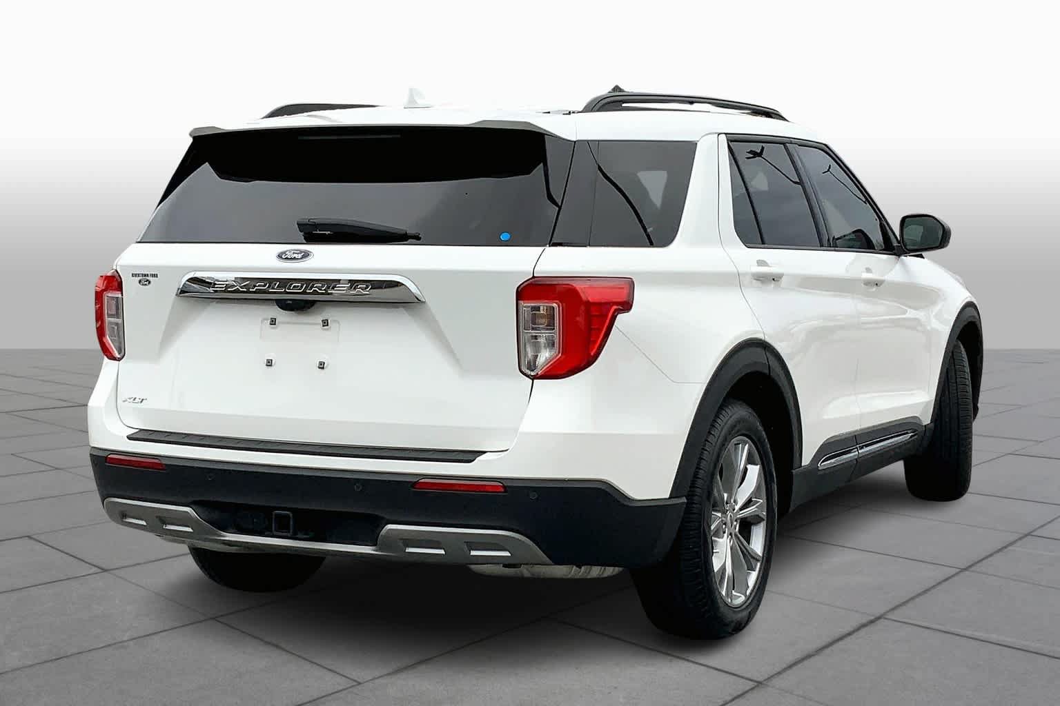 Certified 2022 Ford Explorer XLT w/ Equipment Group 202A RWD image 13