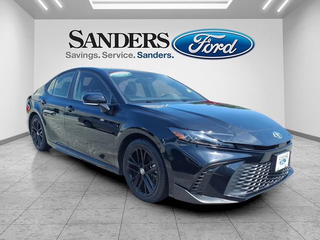 Used 2025 Toyota Camry SE