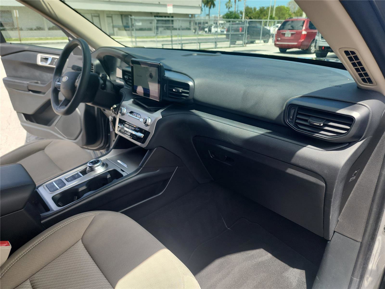 Certified 2021 Ford Explorer 2WD image 27