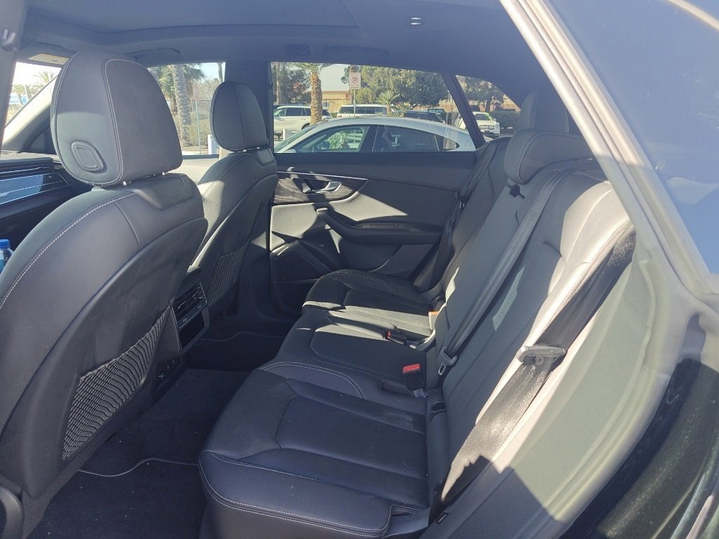 Used 2022 Audi Q8 Premium Plus image 3