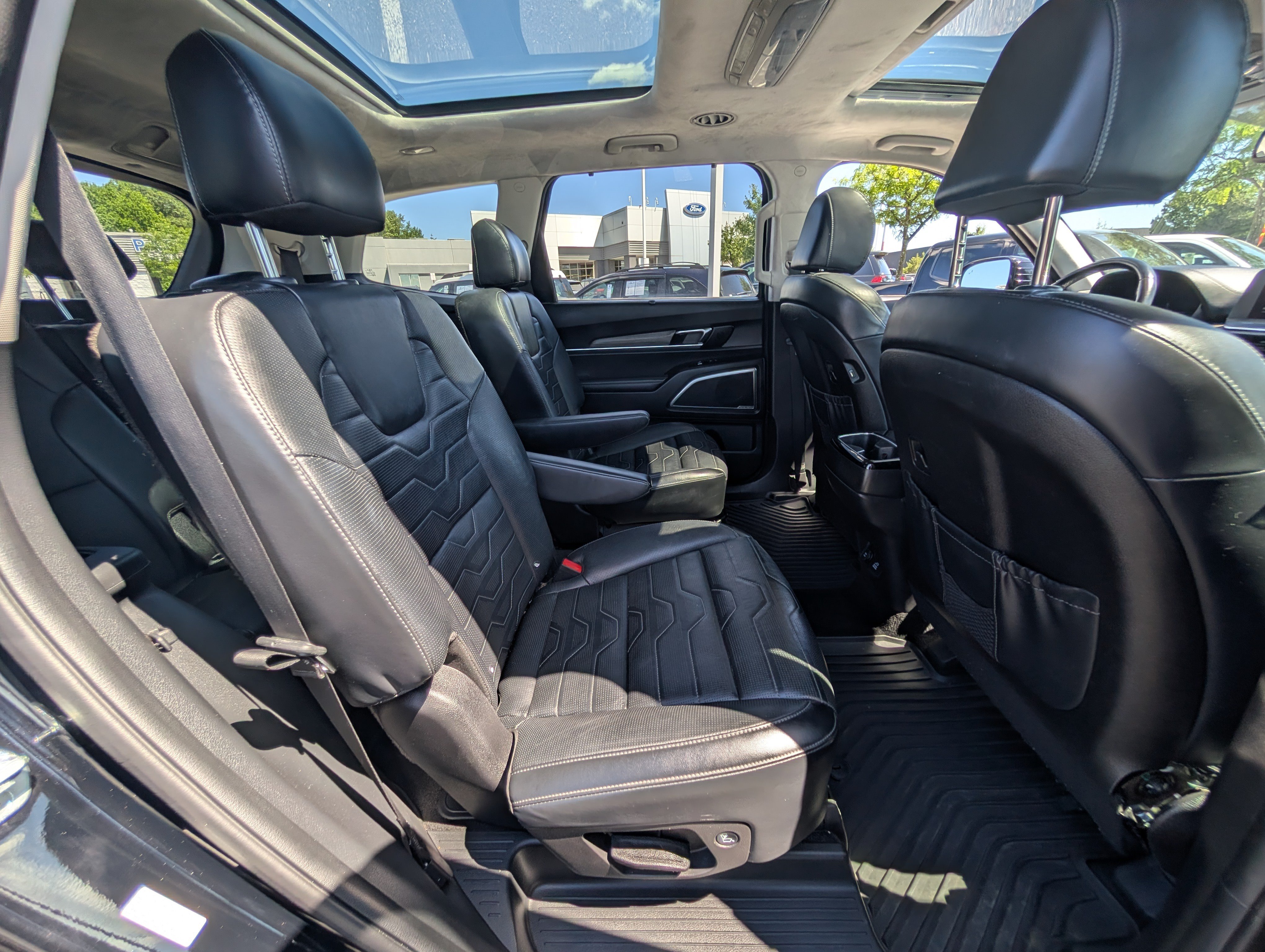 Used 2022 Kia Telluride SX w/ SX Prestige Package AWD/4WD image 11