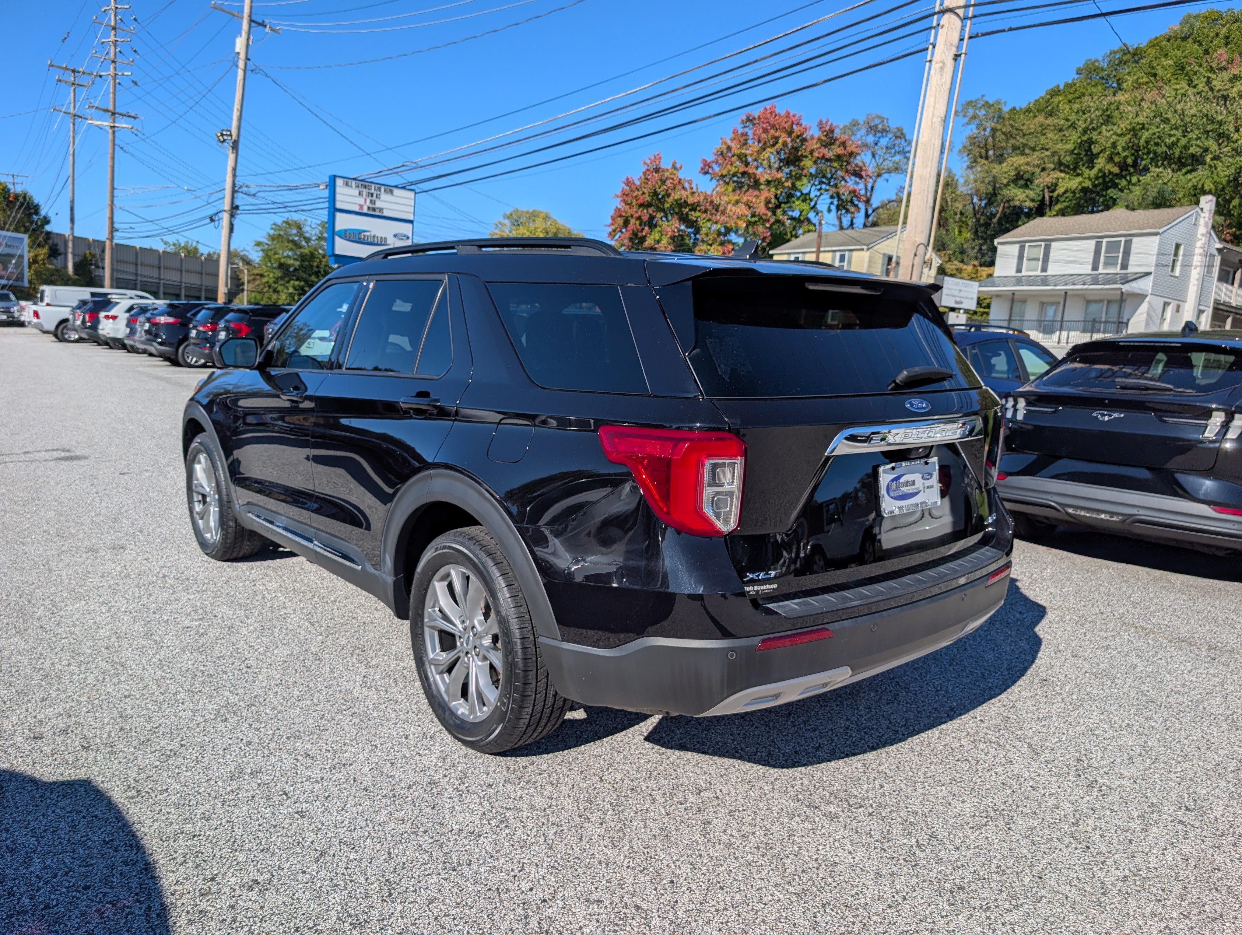 Certified 2023 Ford Explorer XLT w/ Equipment Group 202A AWD/4WD image 5