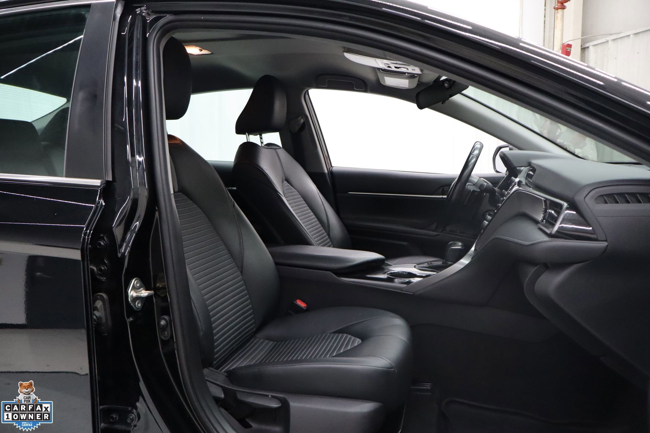 Used 2019 Toyota Camry SE image 29