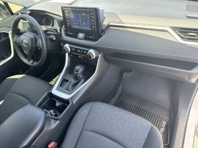 Used 2019 Toyota RAV4 XLE w/ Carpet Mat Package FWD image 32