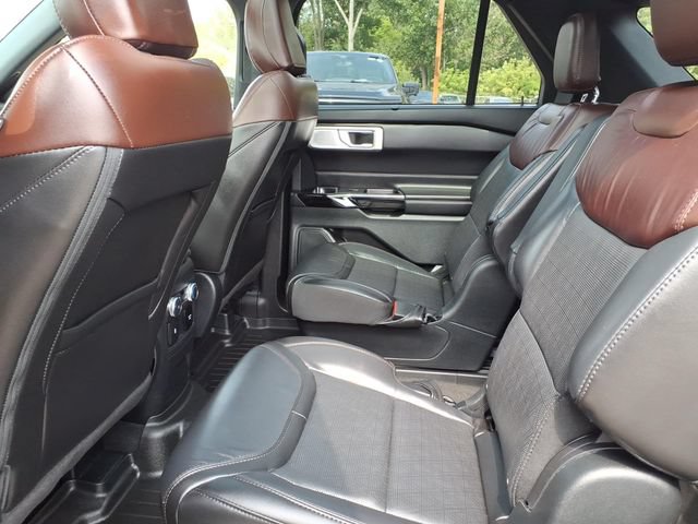 Certified 2022 Ford Explorer Platinum w/ Equipment Group 601A AWD/4WD image 10