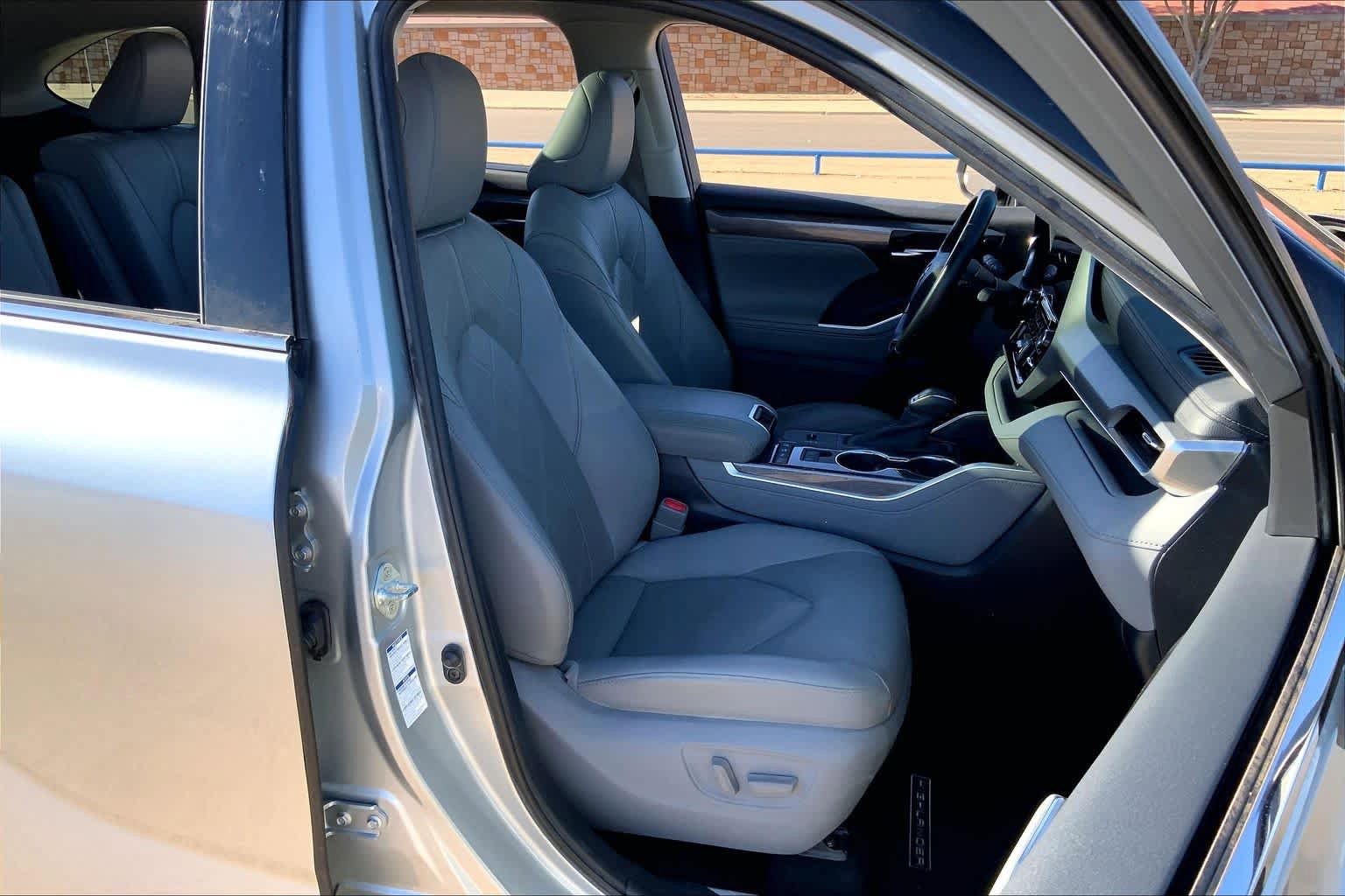 Used 2020 Toyota Highlander Platinum AWD/4WD image 13