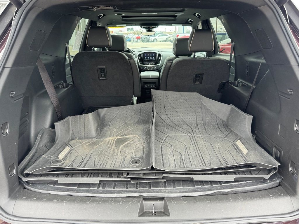 Used 2023 Chevrolet Traverse Premier w/ LPO, Floor Liner Package AWD/4WD image 6