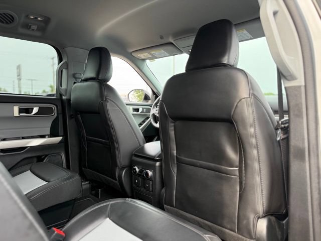 Certified 2023 Ford Explorer XLT w/ Equipment Group 202A AWD/4WD image 18