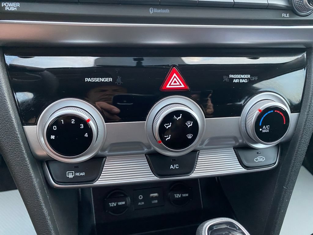 Used 2019 Hyundai Elantra SE w/ Cargo Package FWD image 28
